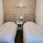 Le Petit Bouchon - Centre Ville, Wifi, Netflix Apartment